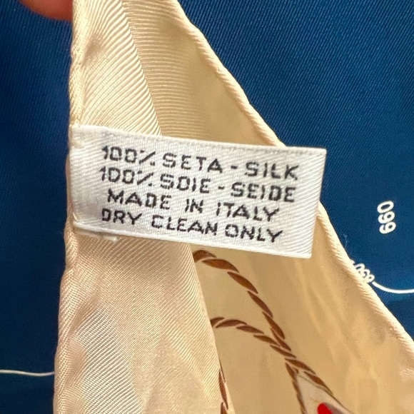 LOUIS VUITTON CUP Rare Find 100% Silk Scarf - Picture 4 of 7